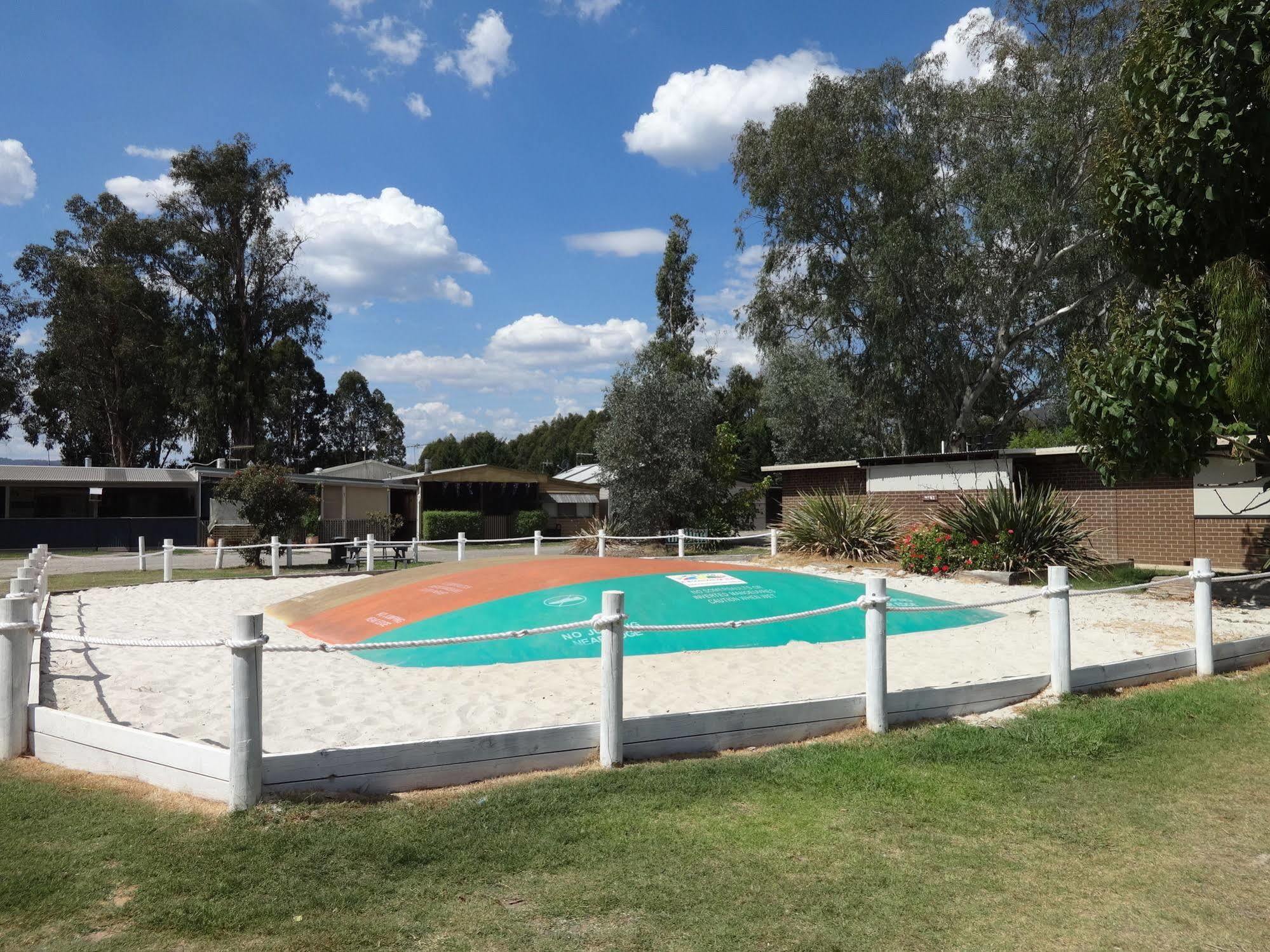 Big4 Breeze Holiday Parks - Eildon Exterior photo